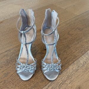 Jewel Badgley Mischka Silver Crystal T-Strap Evening Heels